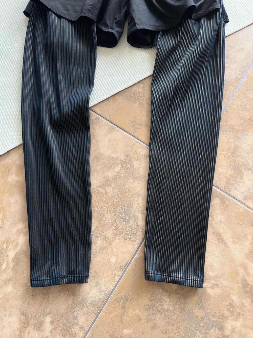 Nike Run Division Hybrid Black/Navy 2-in-1 Running Tights & Shorts - Picture 2 of 10